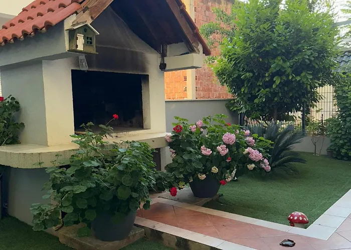 Sea Life With Terrace And Barbecue *