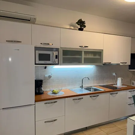 Sea Life With Terrace And Barbecue Apartman *