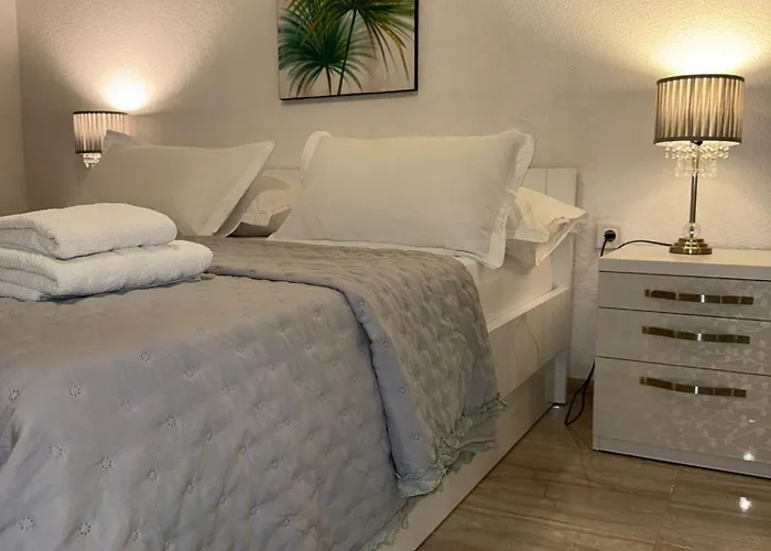 Sea Life With Terrace And Barbecue *