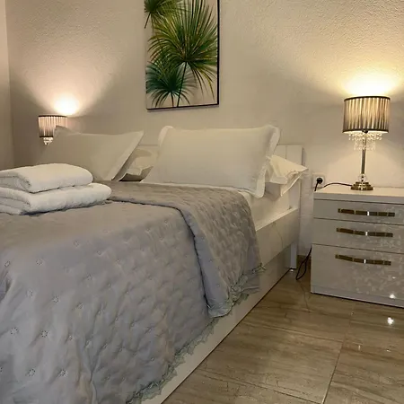 Sea Life With Terrace And Barbecue *